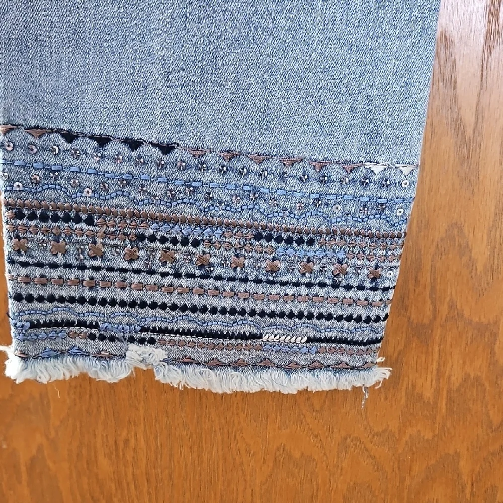 CHARLIE B Light Blue Skinny Jeans with Layered Frayed Hem - Picture 2 of 6